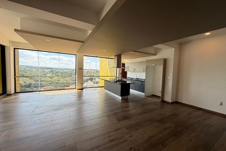 Renta Moderno departamento en Condado de Sayavedra