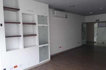 Oficina en renta Q7001