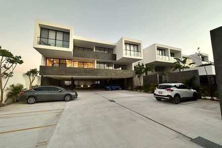 CASA EN VENTA Contemporánea en Temozón Norte | 3 Recámaras, 3.5 Baños |