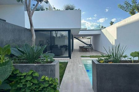 CASA EN VENTA Contemporánea en Temozón Norte | 3 Recámaras, 3.5 Baños |