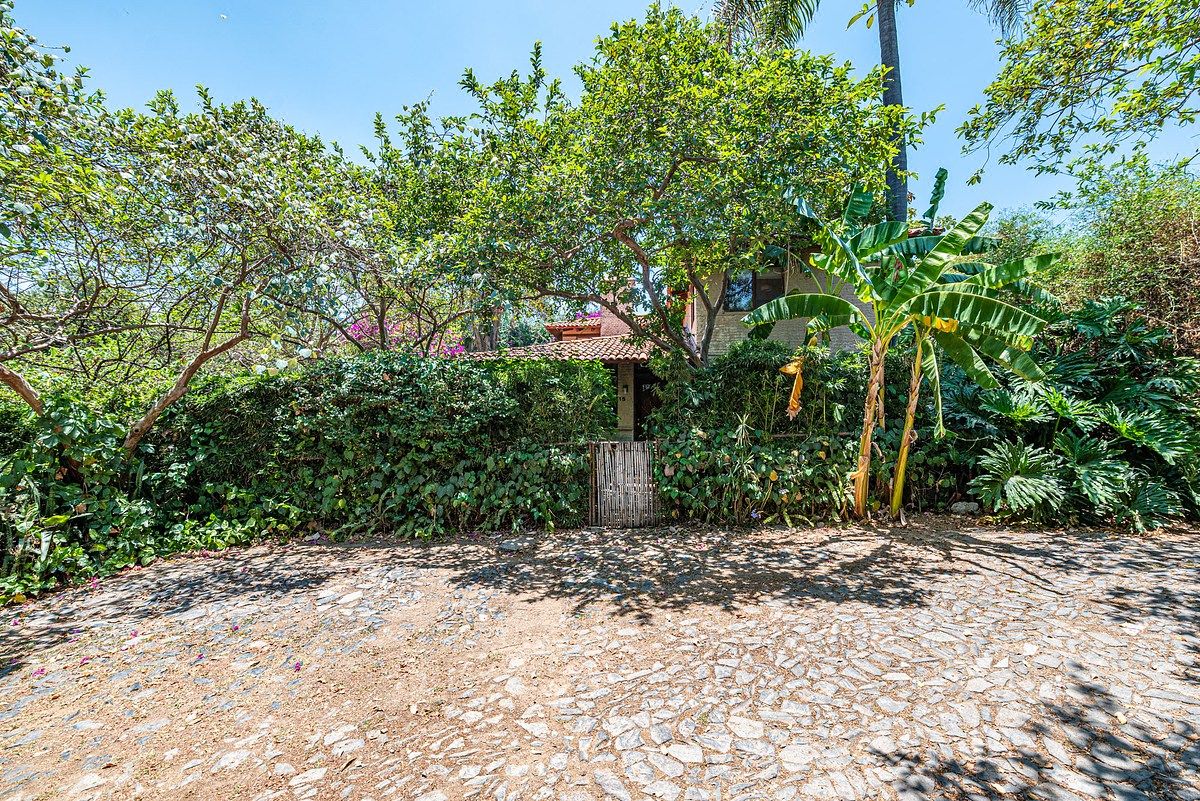 🌿 Residencia en Venta en Los Guayabos, Zapopan – Vive rodeado de naturaleza y e