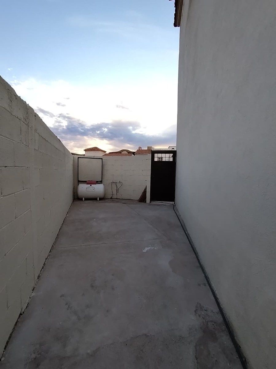 Casa em Provincia de Santa Clara Etapa I a La XII, Chihuahua, foto 3 de 41