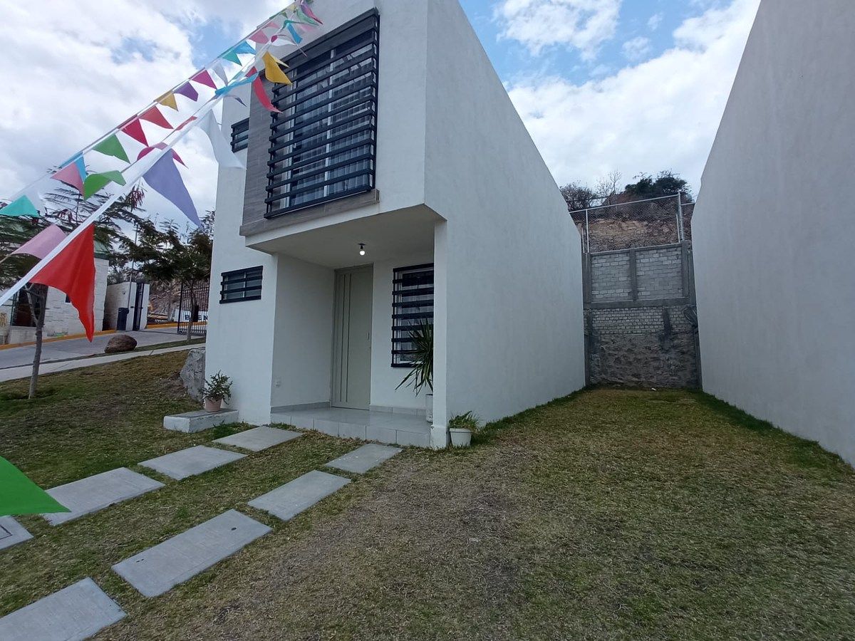 Casa en venta en León, Guanajuato  en  zona  Los Naranjos, foto 1 de 18