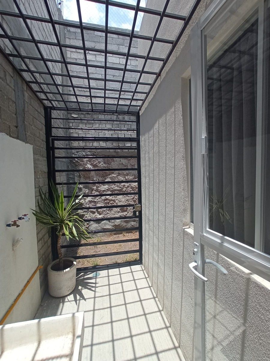 Casa em condomínio fechado em Jardines de Los Naranjos, León, foto 8 de 18