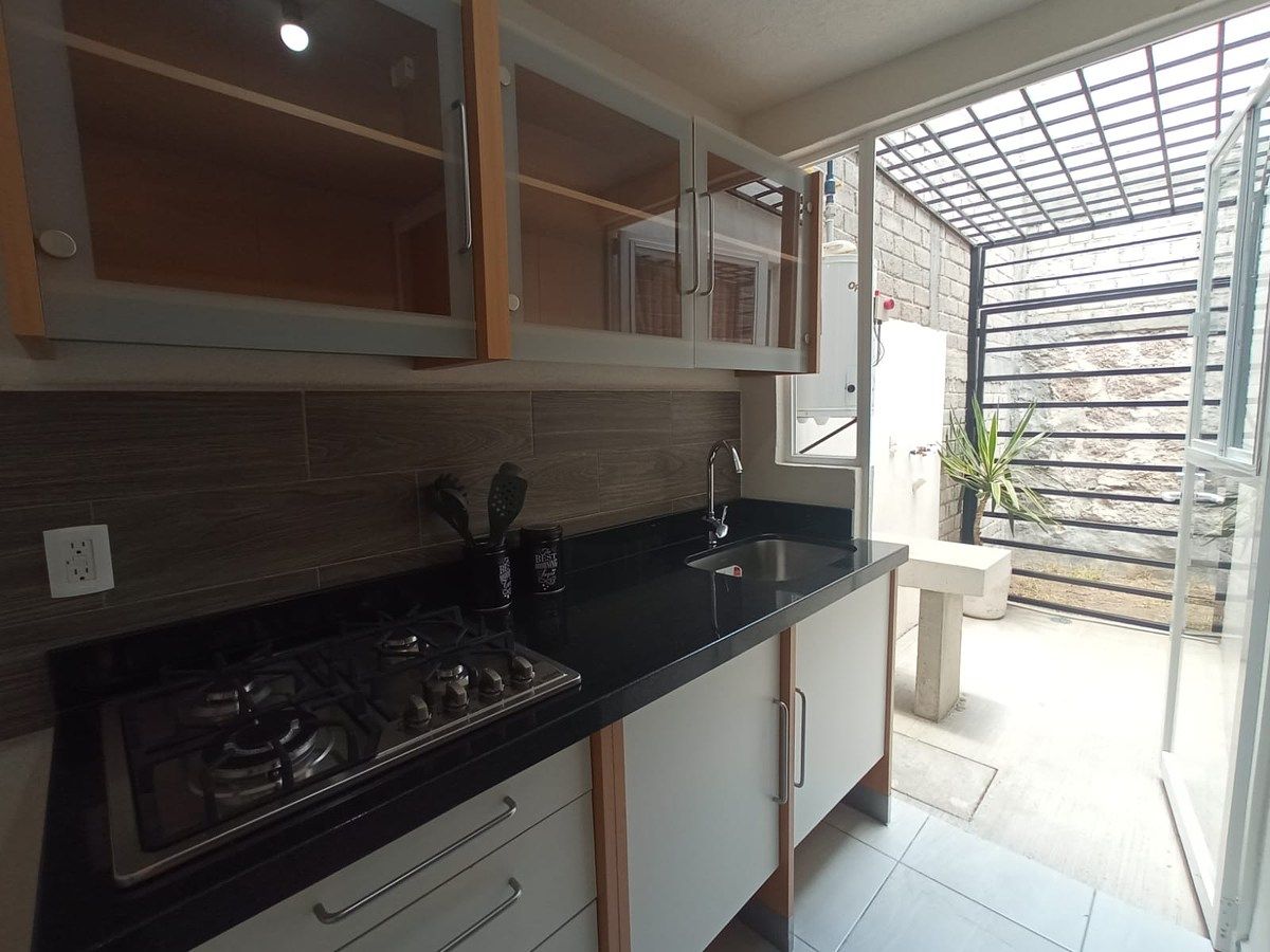Casa em condomínio fechado em Jardines de Los Naranjos, León, foto 5 de 18