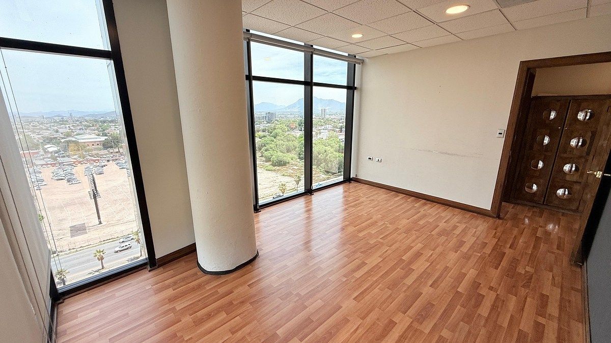 Office in República Poniente, Saltillo, photo 2 of 6
