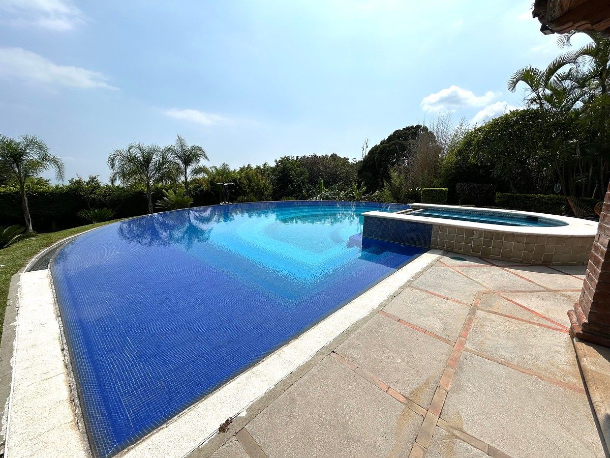 Casa em Lomas de Tzompantle, Cuernavaca, foto 2 de 36