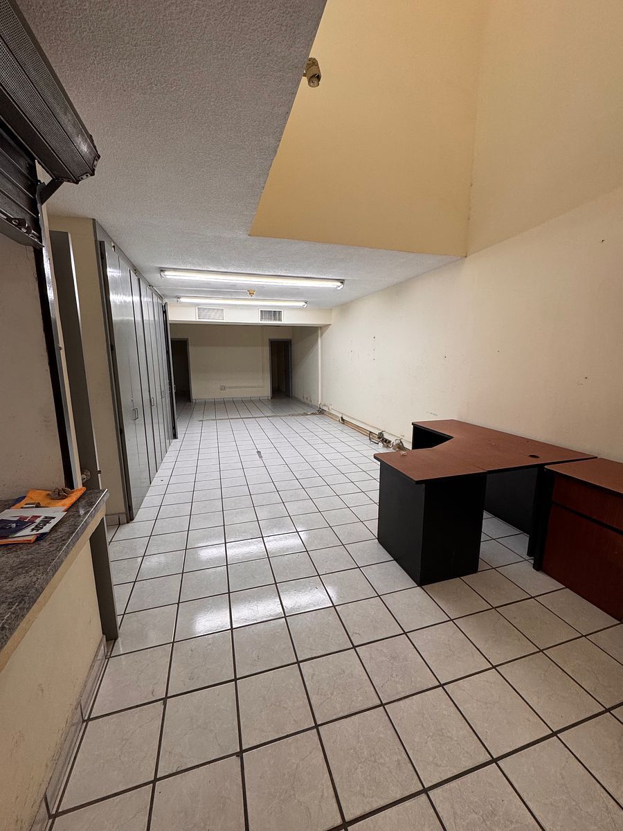 Office in Jardines del Bosque Norte, Guadalajara, photo 2 of 15