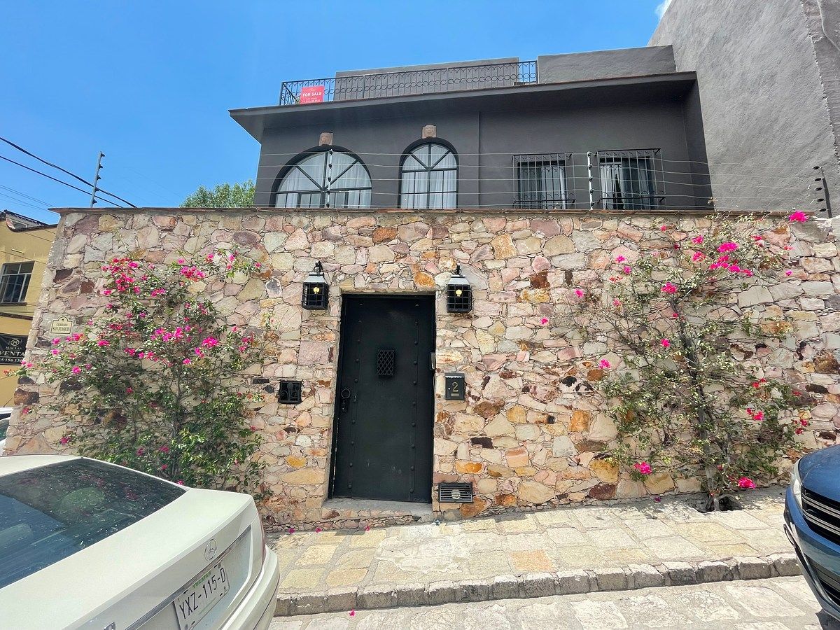 House in El Obraje, San Miguel de Allende, photo 2 of 50