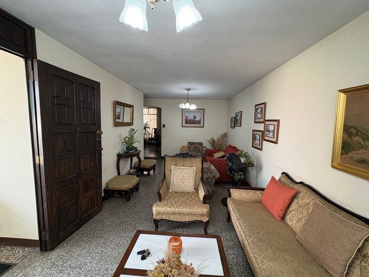 Casa en Venta en Zona 11 / Loma Linda Mariscal - Image 3