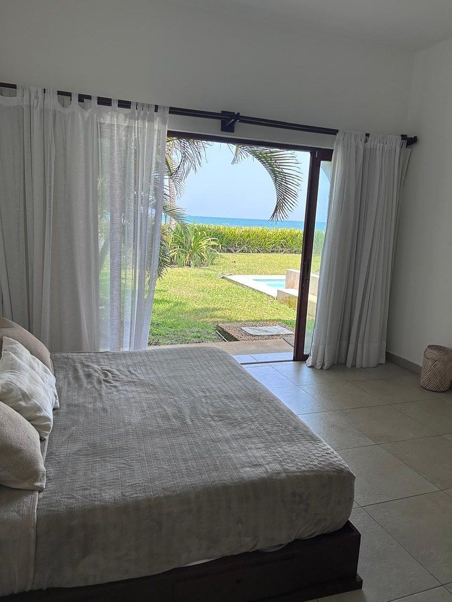 Vendo casa con frente de Playa en Veracruz, photo 1 of 24