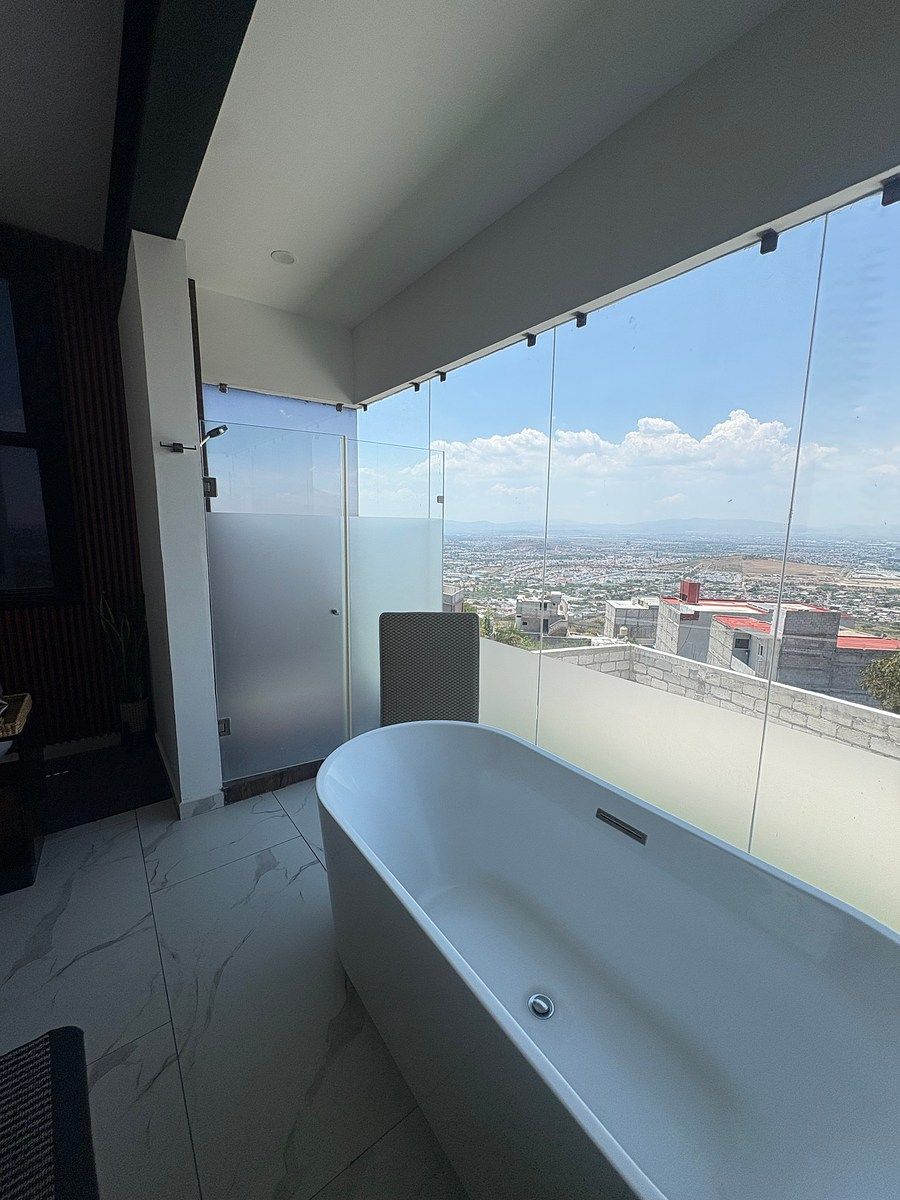 House in Gated Community in Vista Real y Country Club, Corregidora, photo 28 of 39