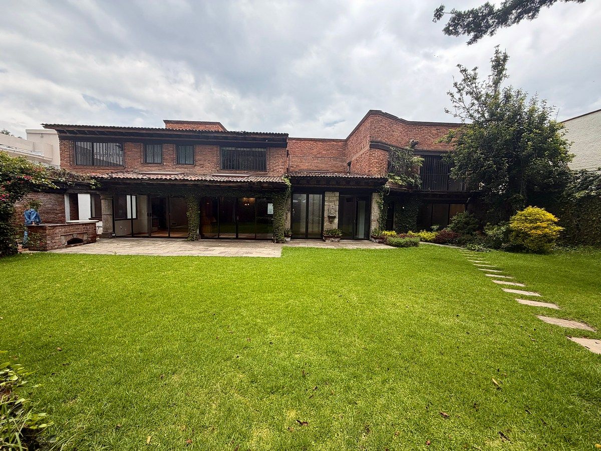 Hermosa Casa Estilo Mexicano en Bosques, foto 1 de 36