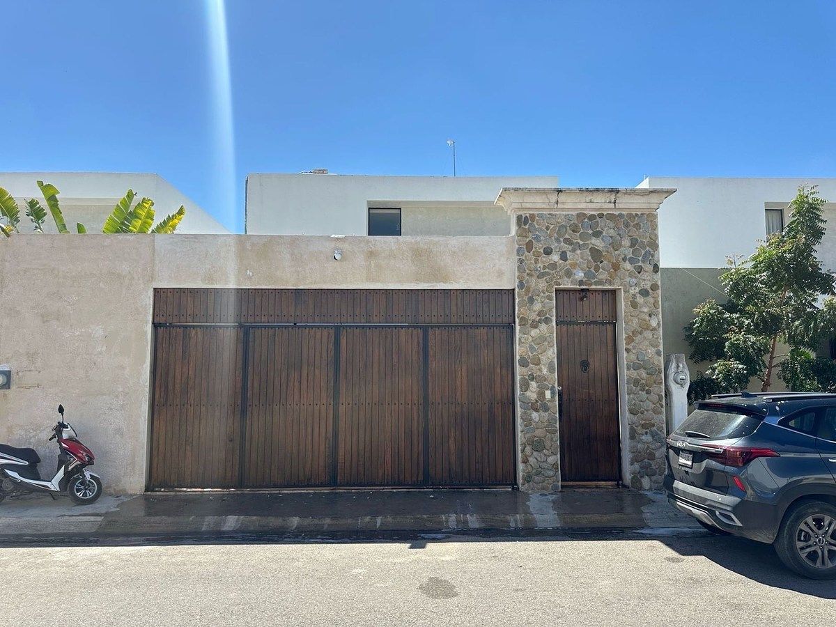 Casa en renta, SIN MUEBLES, con recámara en PB y piscina., foto 1 de 16
