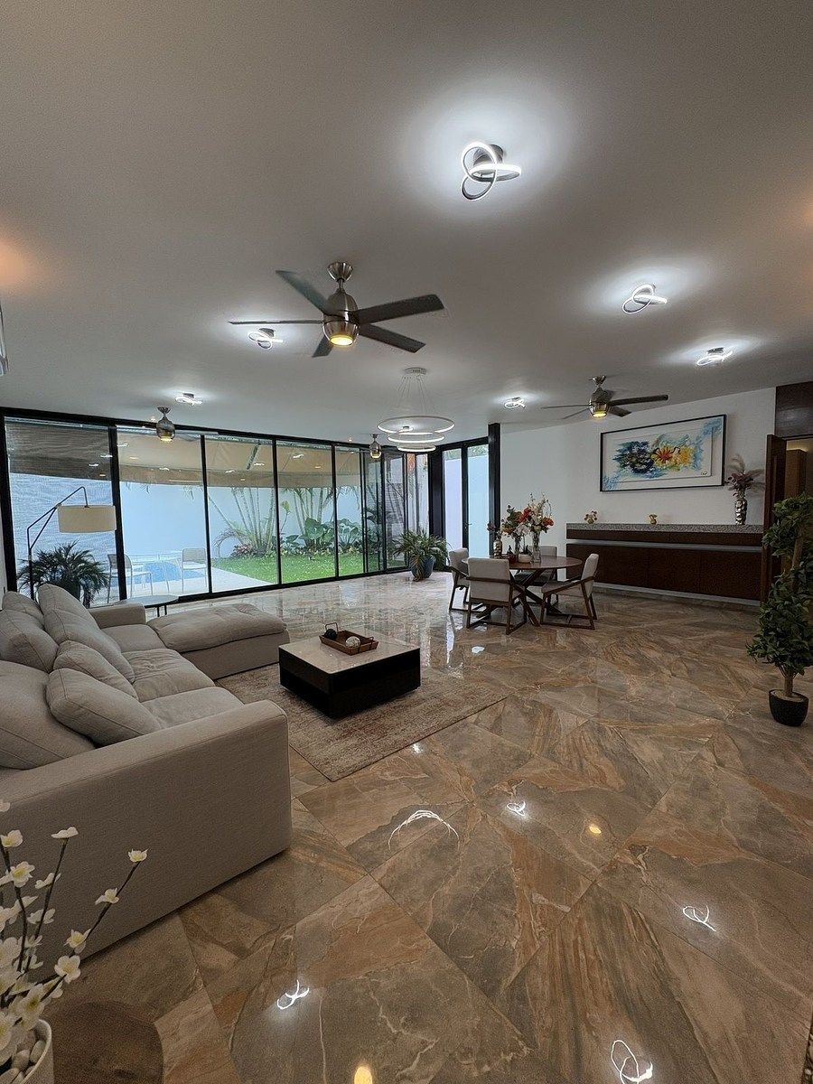CASA AMUEBLADA EN RENTA MÉRIDA MONTEBELLO CON PANELES, foto 1 de 34