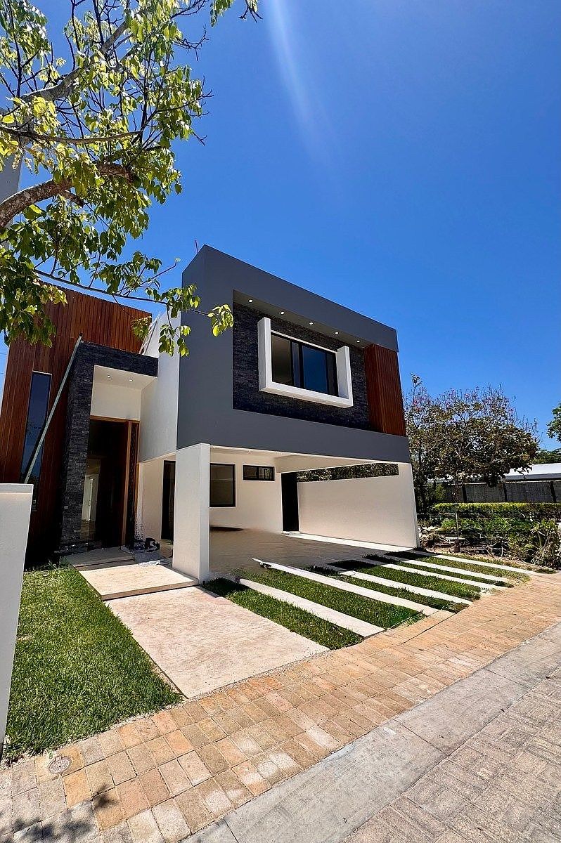 CASA EN VENTA EN MÉRIDA TEMOZON NORTE CON PANELES SOLARES, foto 1 de 14