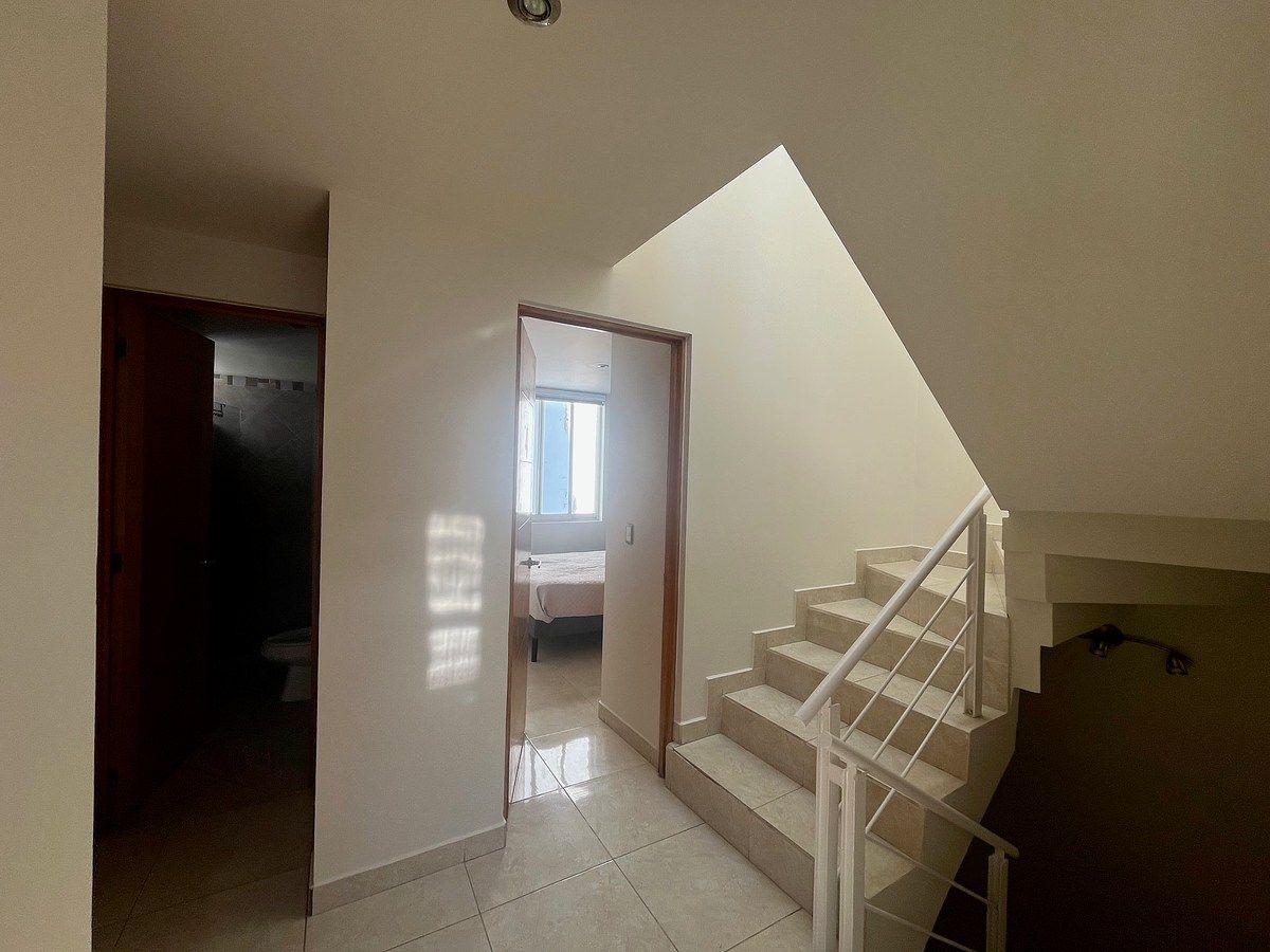 escalera para tercera planta, foto 22 de 34