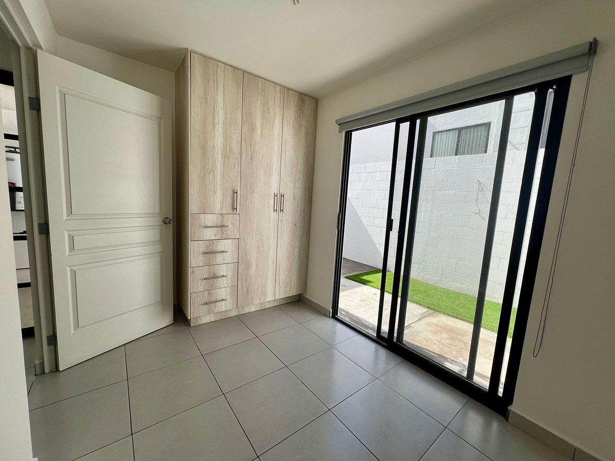 Casa em condomínio fechado em Zákia, El Marqués, foto 6 de 11