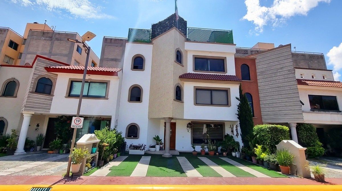 Casa en Venta de 310 m² de Construcción con 4 Recámaras y Seguridad, foto 1 de 19