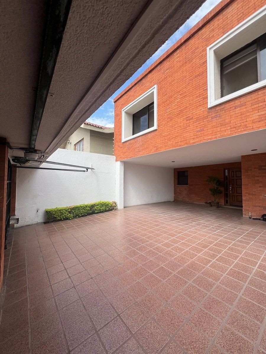 House in Arbide, León, photo 2 of 25