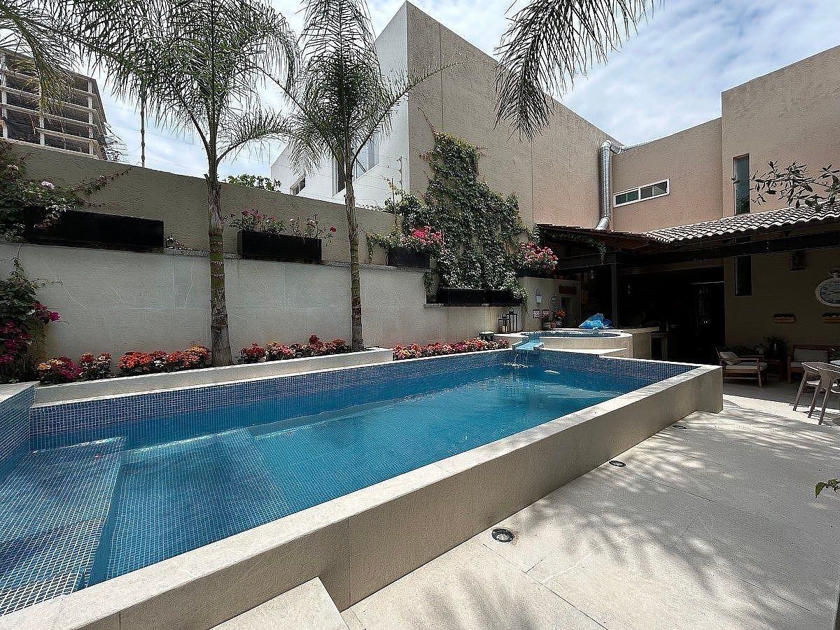 Oportunidad de residencia en venta exclusivo fraccionamiento Sn Jerónimo, foto 1 de 47
