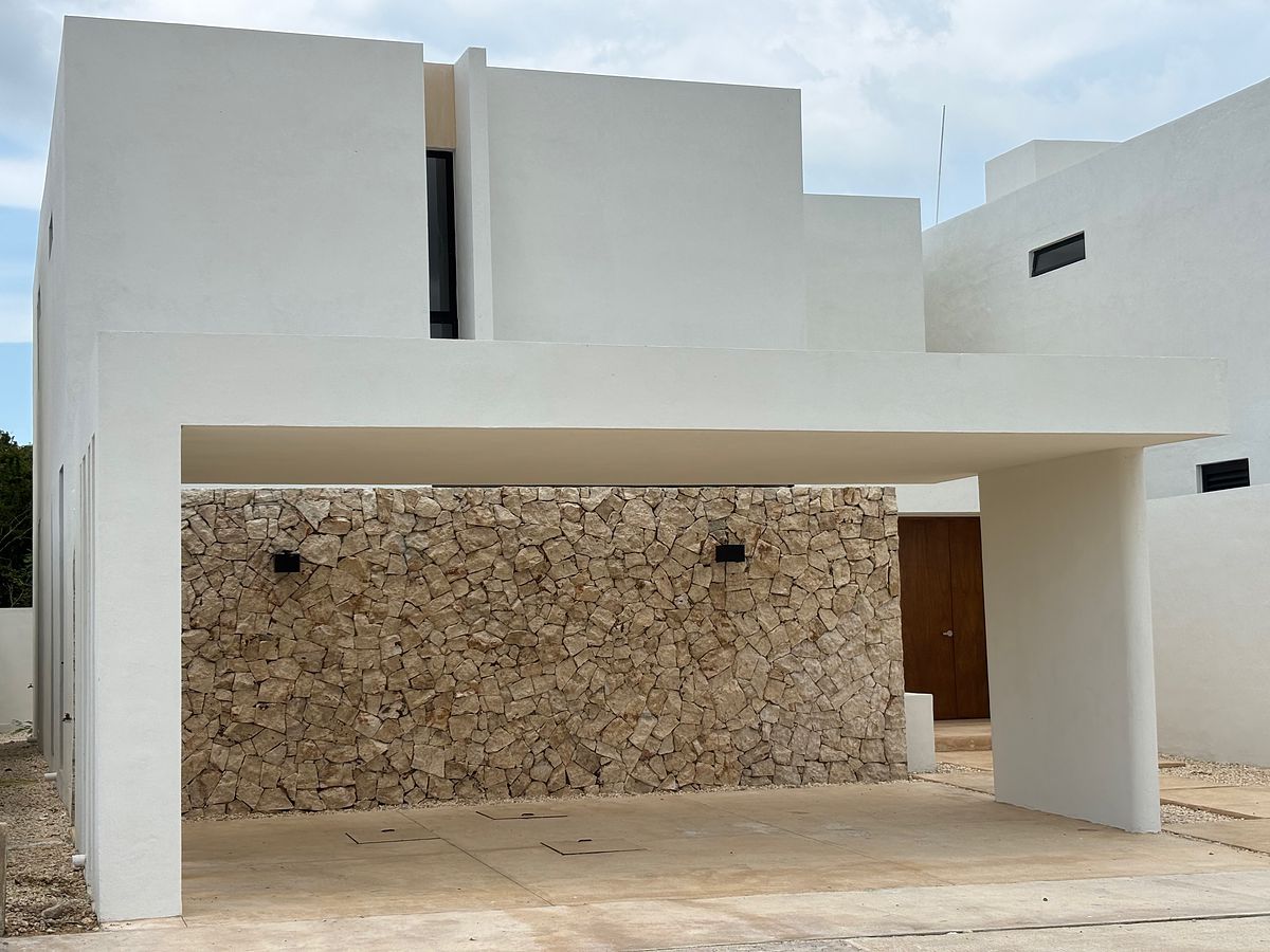 Venta de Casa Silveria en Silvesta Conkal, foto 1 de 20