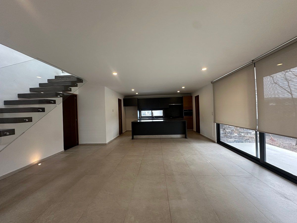 LINDA Casa con Recámara en Planta Baja !!, photo 1 of 13