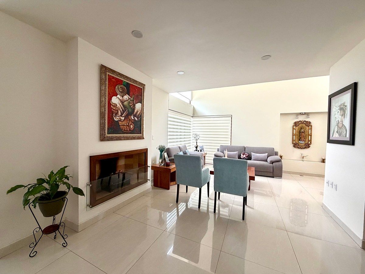 House in Gated Community in Cumbres del Lago, Querétaro, photo 2 of 29