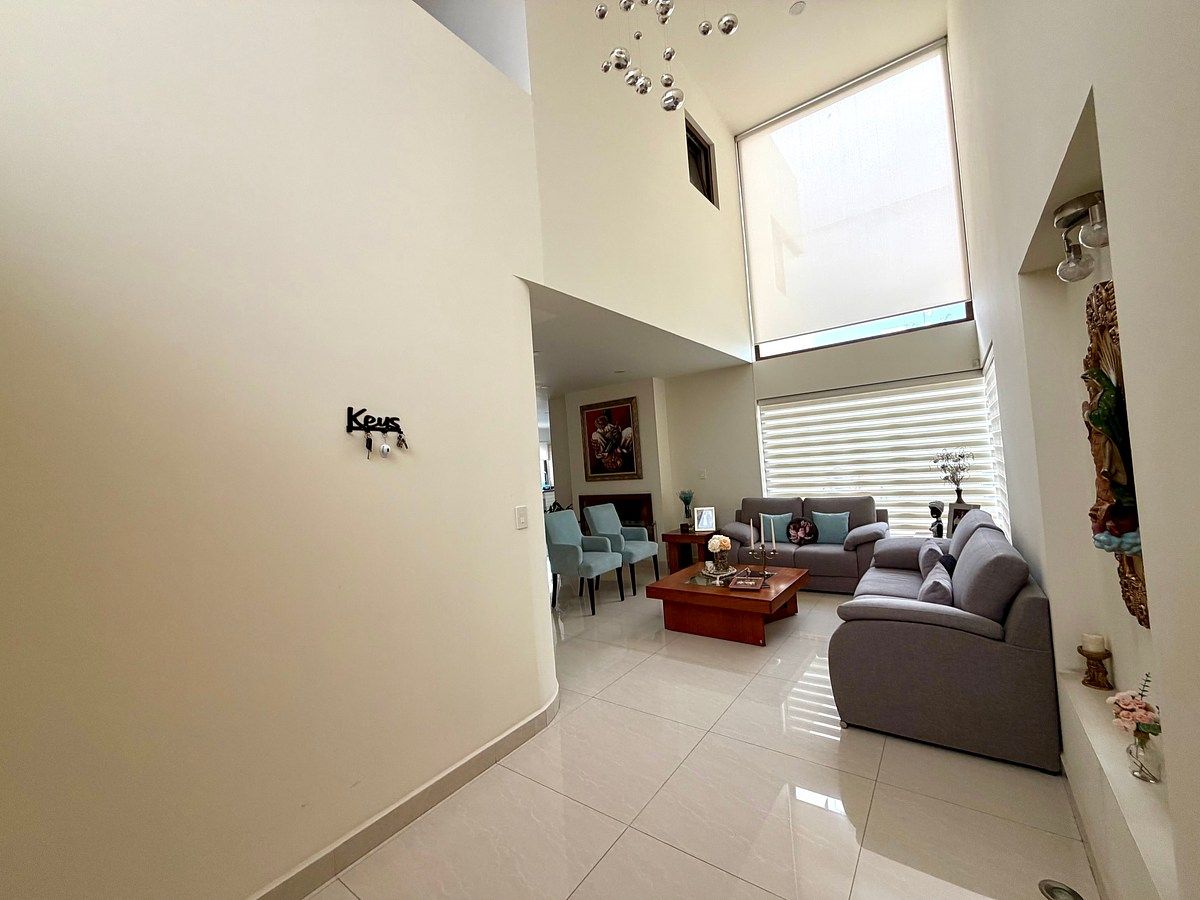House in Gated Community in Cumbres del Lago, Querétaro, photo 3 of 29