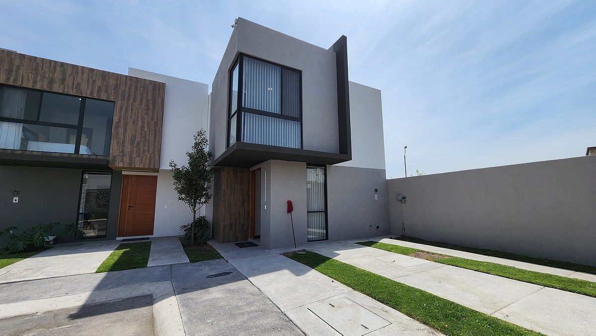 Casa en venta de 2 Recámaras con opción a 3ra con en Zákia con jardín - foto 1