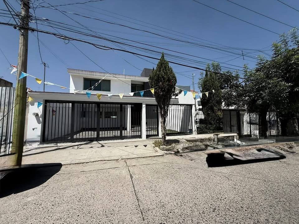 House in Fraccionamiento Jardines de Guadalupe, Zapopan, photo 2 of 34