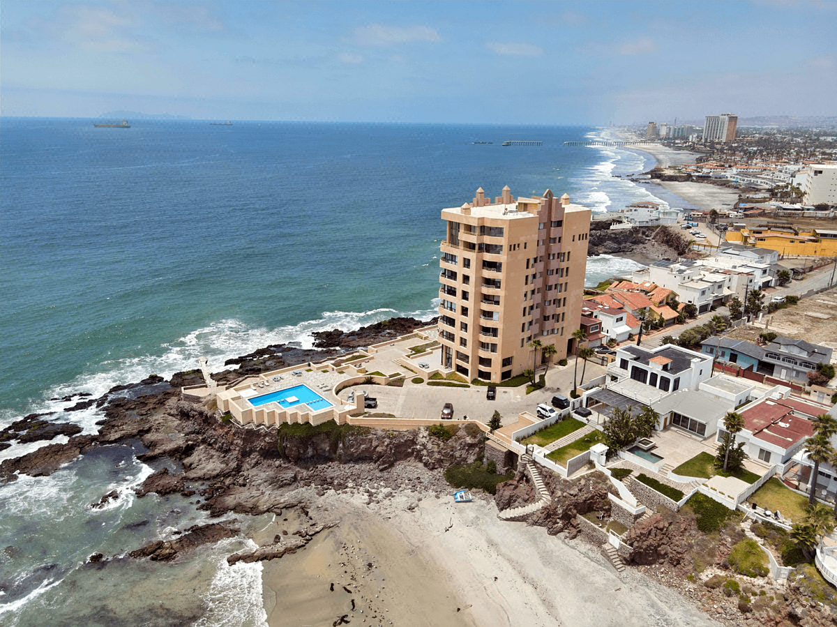 Departamento en VENTA Corona del Mar, Playas de Rosarito. Acceso a Playa