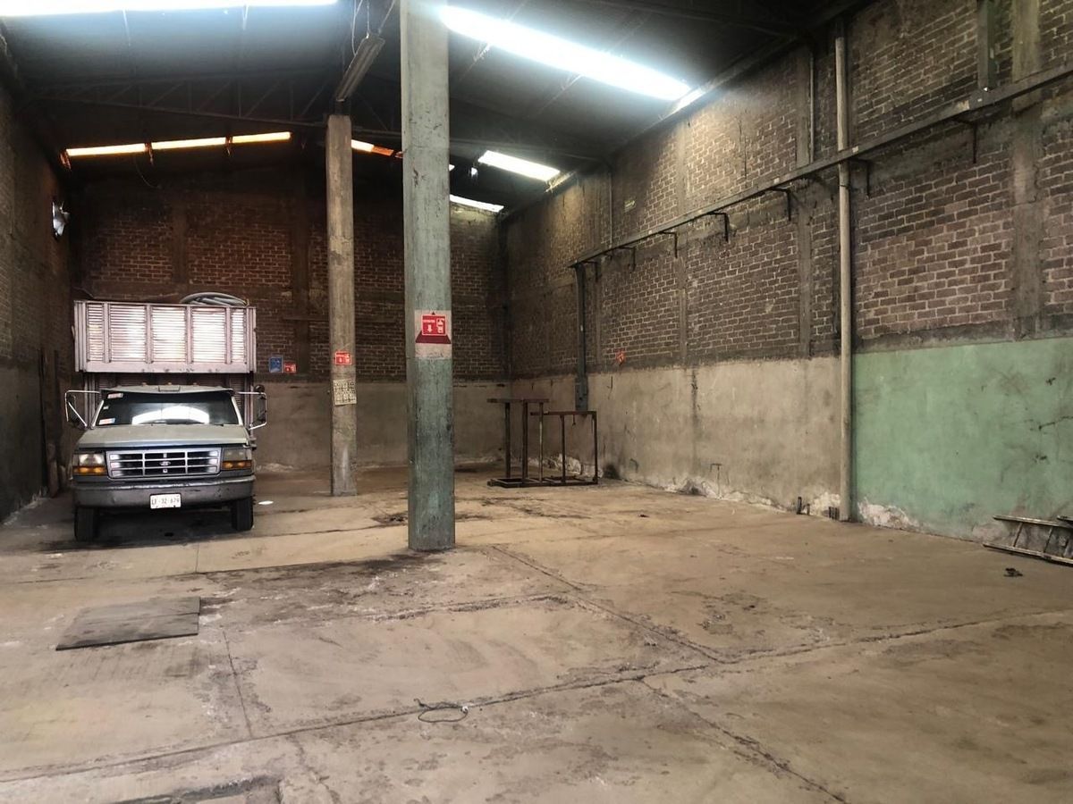Bodega comercial en Leyes de Reforma 3a Sección, Iztapalapa, foto 2 de 7