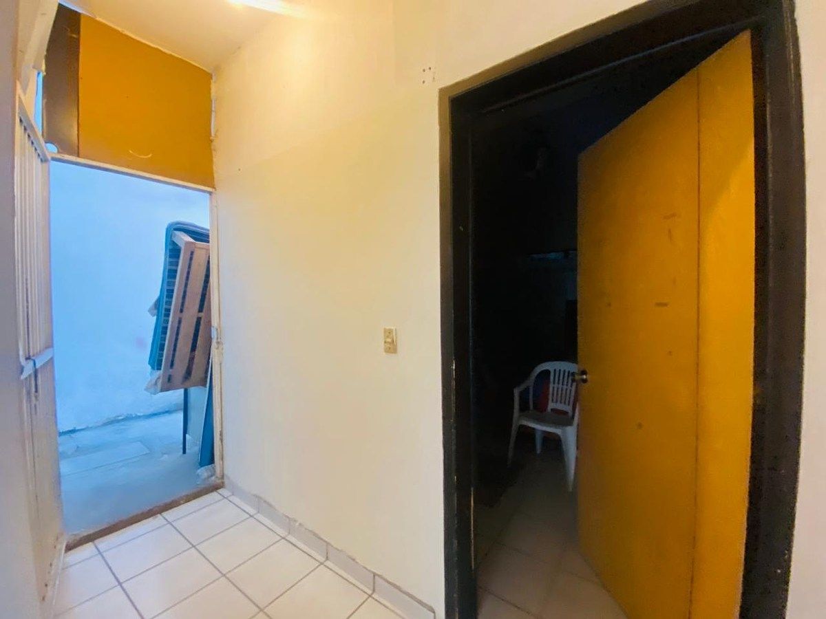 Segunda habitación en planta baja con ventana a la calle., foto 10 de 21