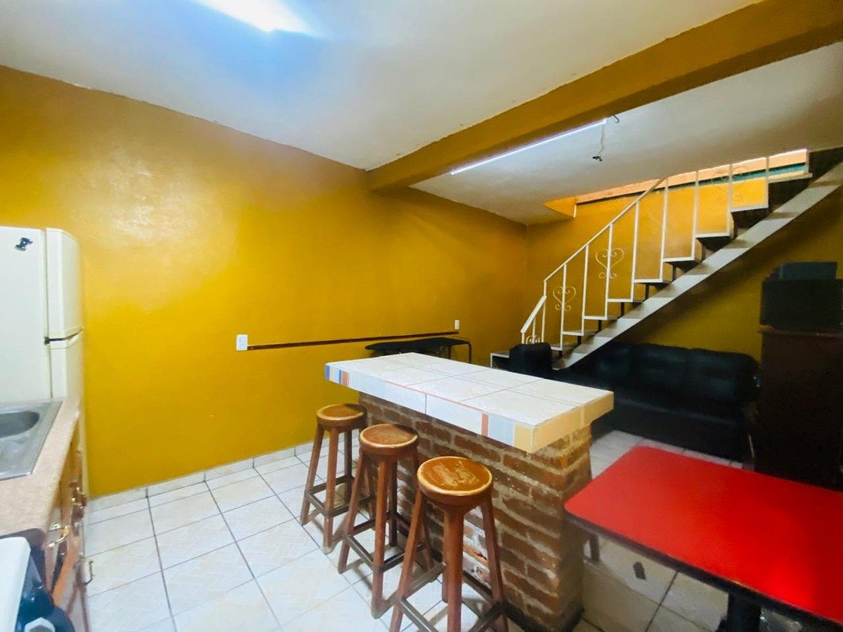 Cocina con acceso a planta alta., foto 3 de 21