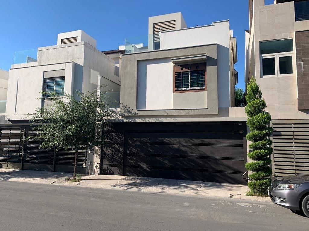 Casa en Renta en Cumbres, photo 1 of 8