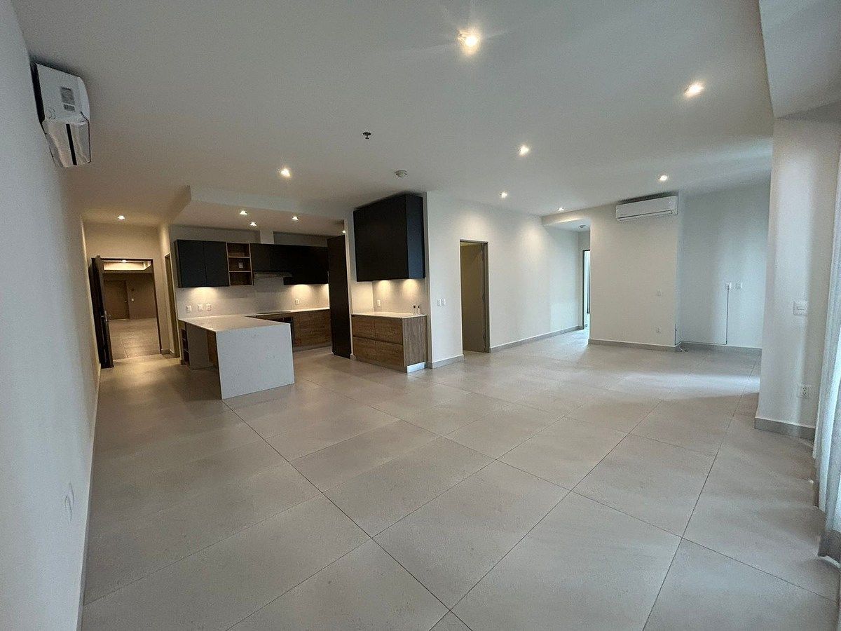 Department Rent West Tower 2, photo 1 of 16