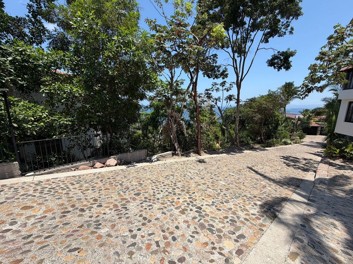 Lot in Conchas Chinas, Puerto Vallarta, photo 4 of 27