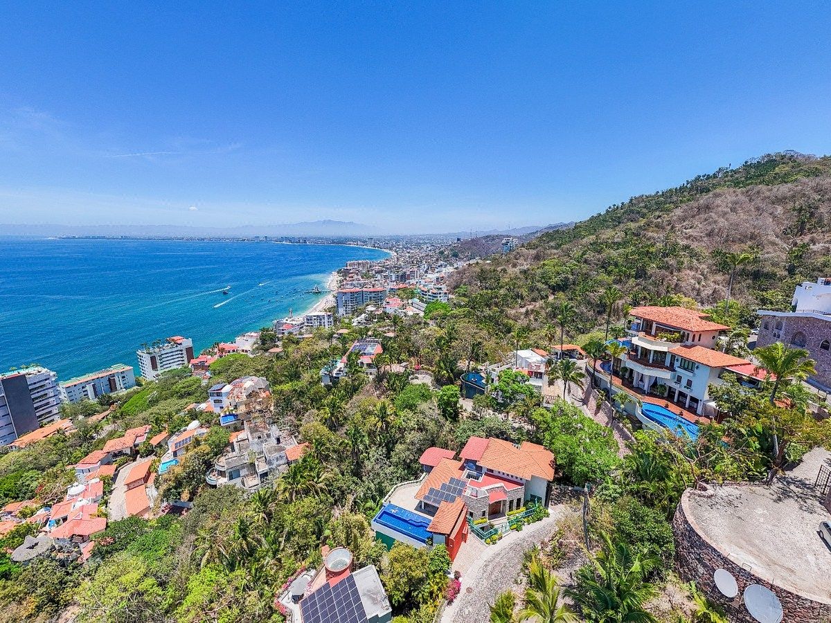 Unique Opportunity in Conchas Chinas, the most exclusive area of Puerto Vallarta, photo 1 of 27