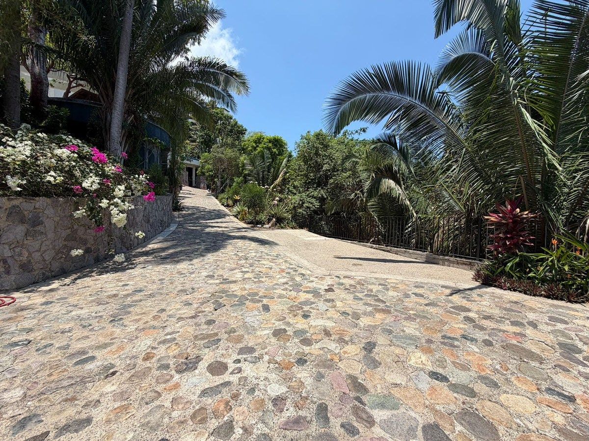 Lot in Conchas Chinas, Puerto Vallarta, photo 5 of 28