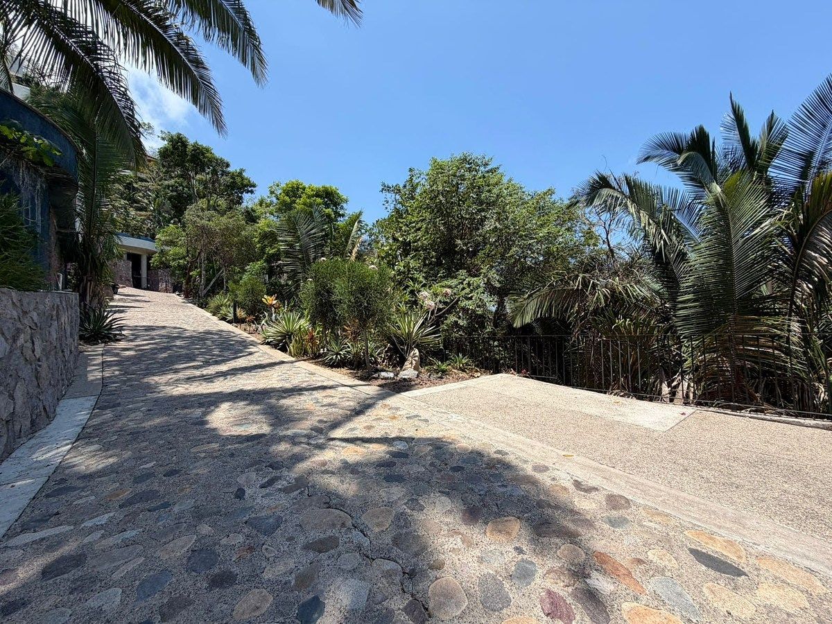 Lot in Conchas Chinas, Puerto Vallarta, photo 7 of 28