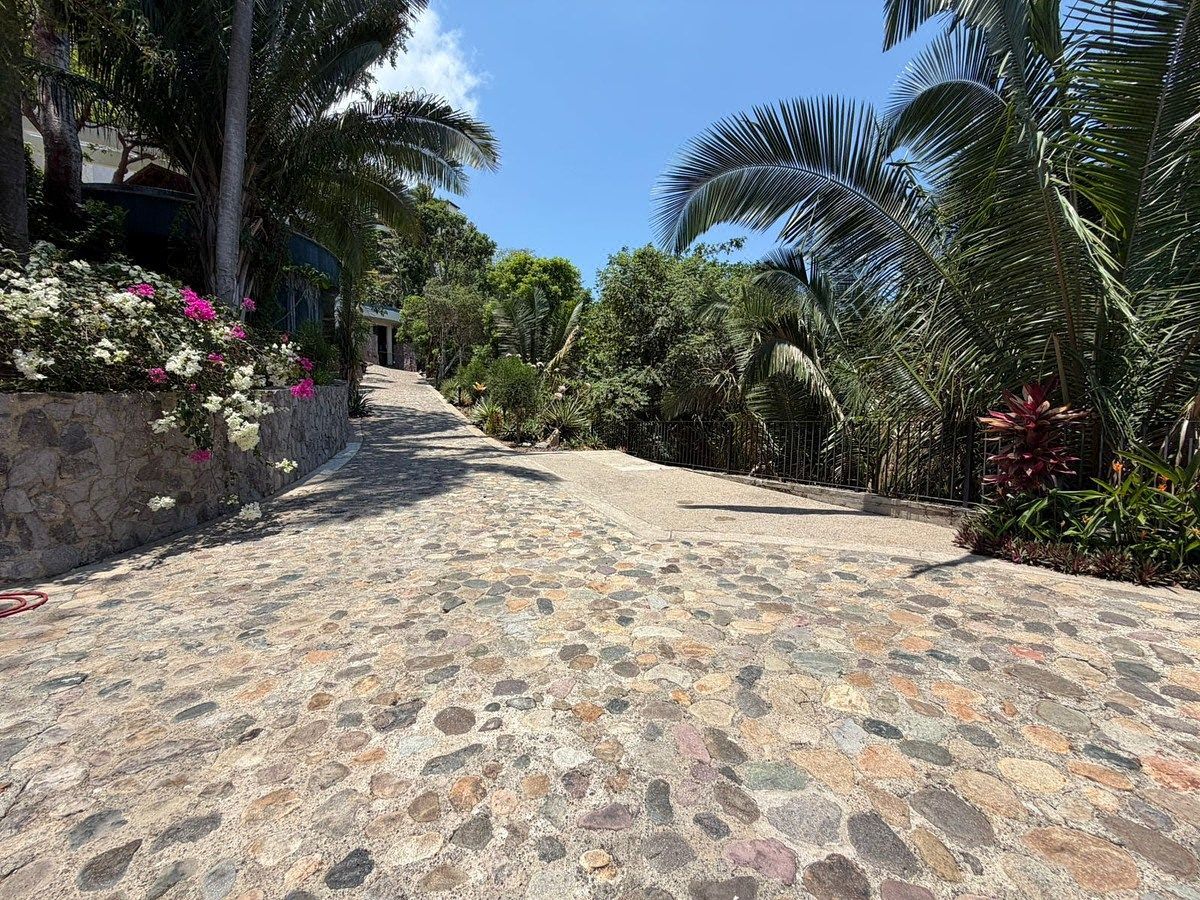 Lot in Conchas Chinas, Puerto Vallarta, photo 8 of 28