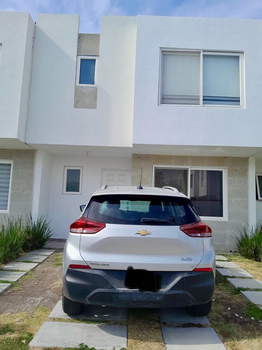Rent of a spacious house in TRES CANTOS, photo 1 of 10
