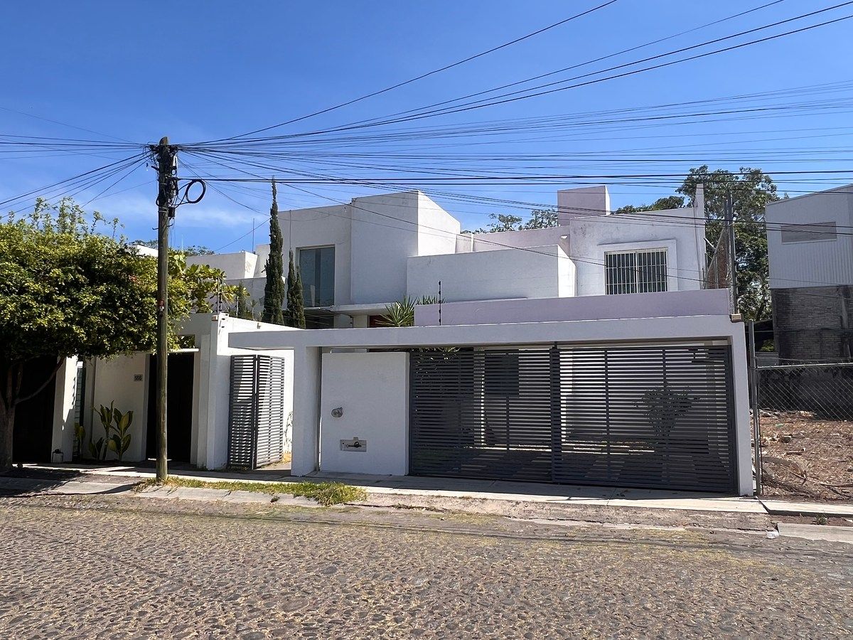 Casa Leonilo Chavez, foto 1 de 8