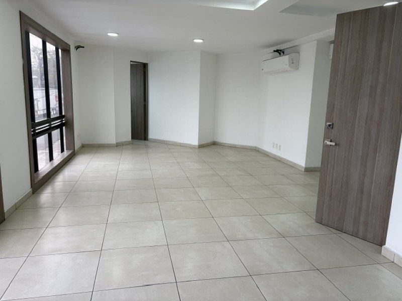 Building in San Francisco Cuautlalpan, Naucalpan de Juárez, photo 18 of 27