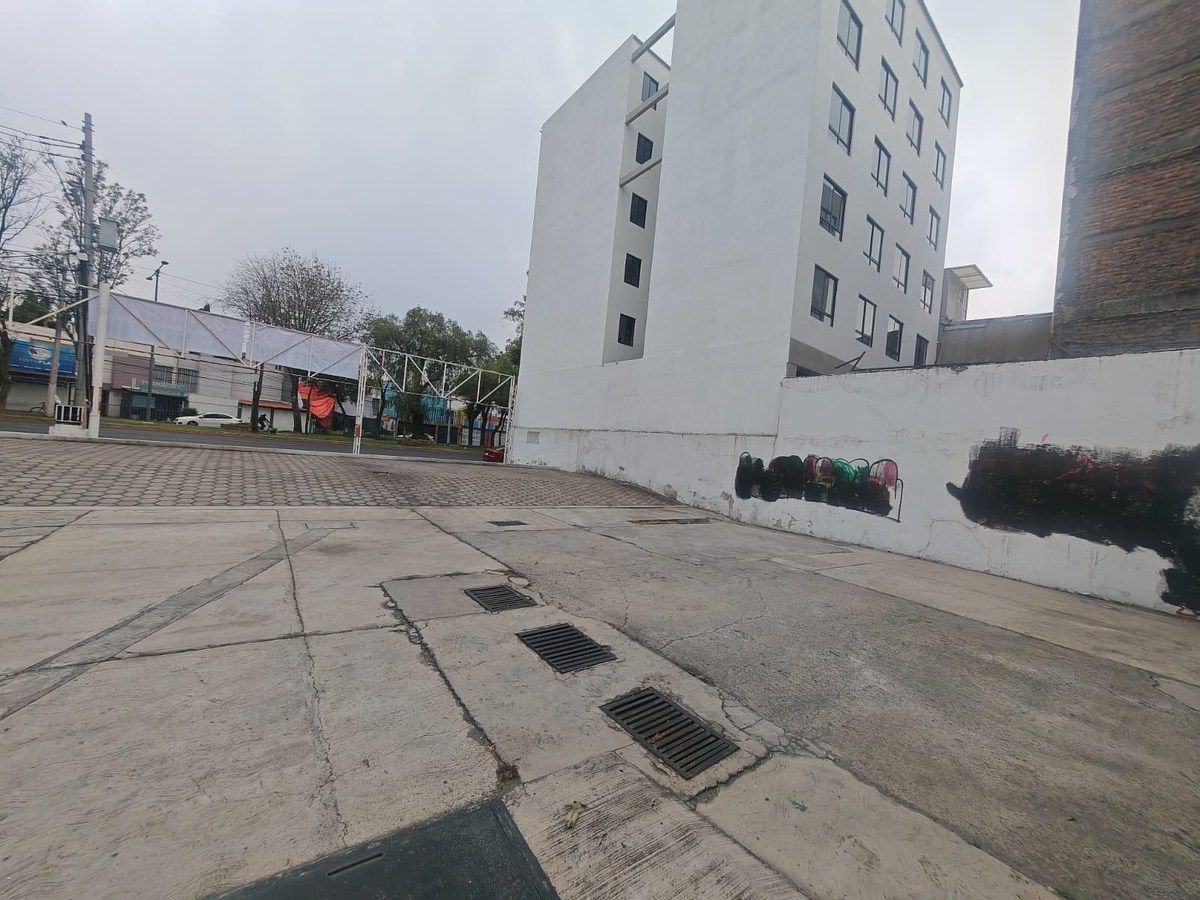TERRENO NA AVENIDA COM ALTA AFLUÊNCIA PEDESTRE E VEICULAR NA ÁREA C DO SUL DA CDMX, foto 1 de 33