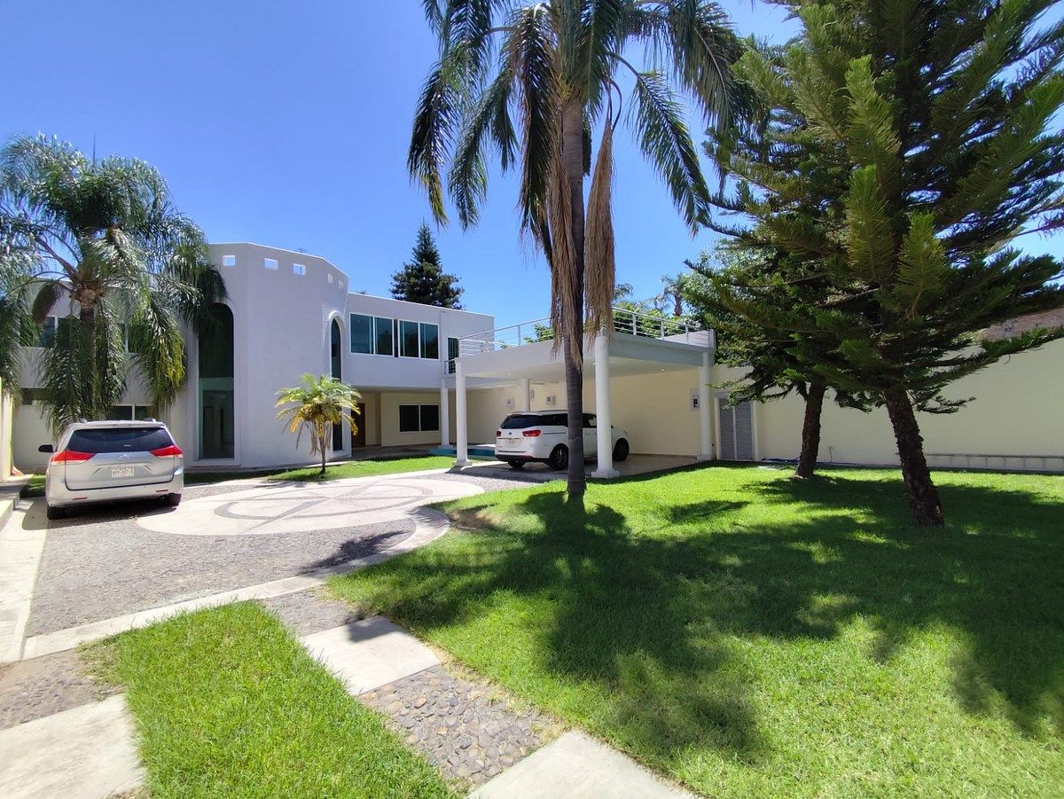 Casa en renta en Las Fuentes 1,100 m2 Residencia con Jardines, foto 1 de 35