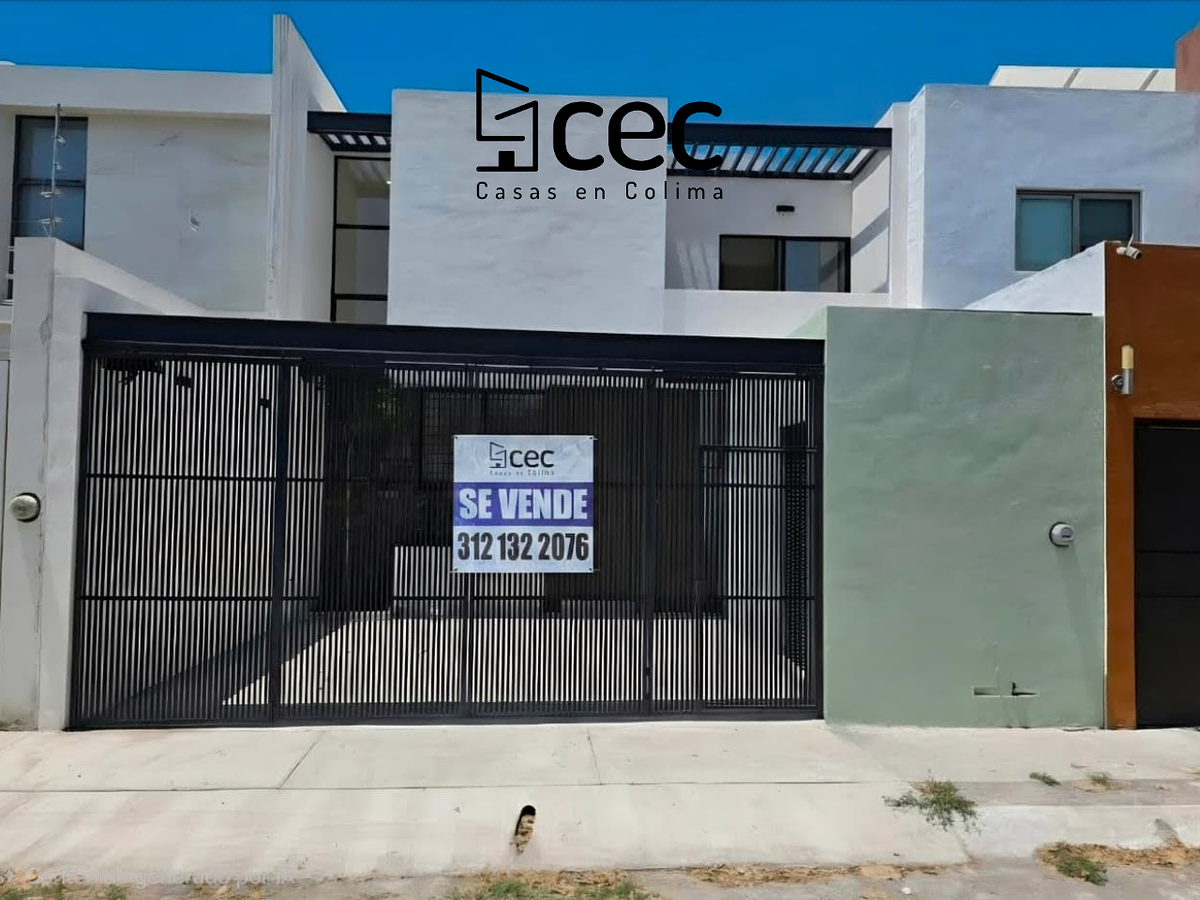 Casa en Venta, 2 Plantas, 3 Recámaras, 2.5 Baños, Cochera para 3 Autos