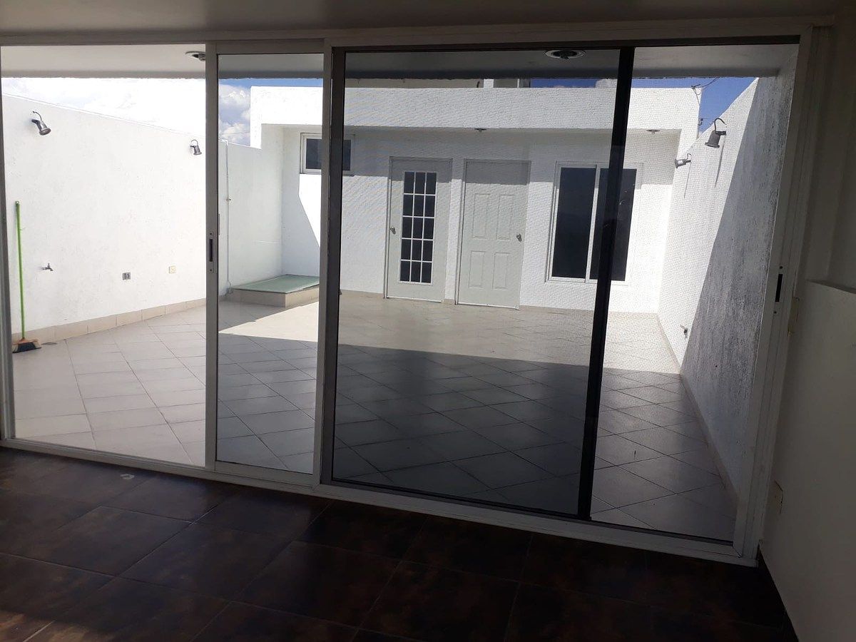 DEPARTAMENTO EN RENTA AL ORIENTE DE LA CIUDAD (SOBRE 3ER ANILLO), foto 1 de 11