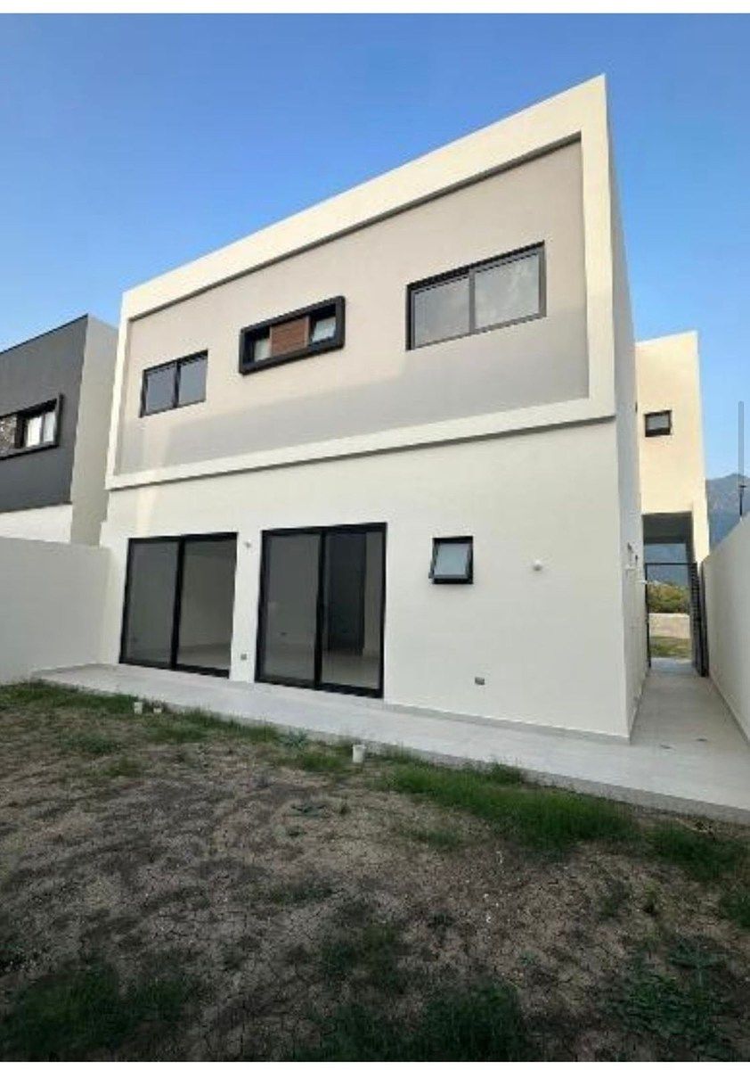 CASA EN VENTA - SANTIAGO, foto 1 de 15